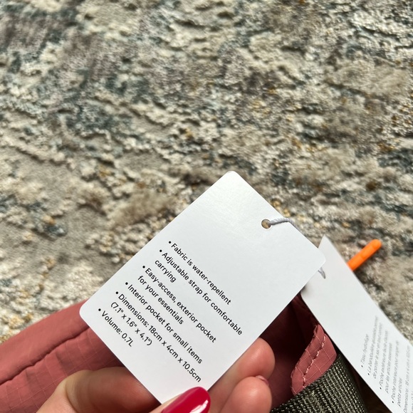 Lululemon Mini Belt Bag - Picture 4 of 5